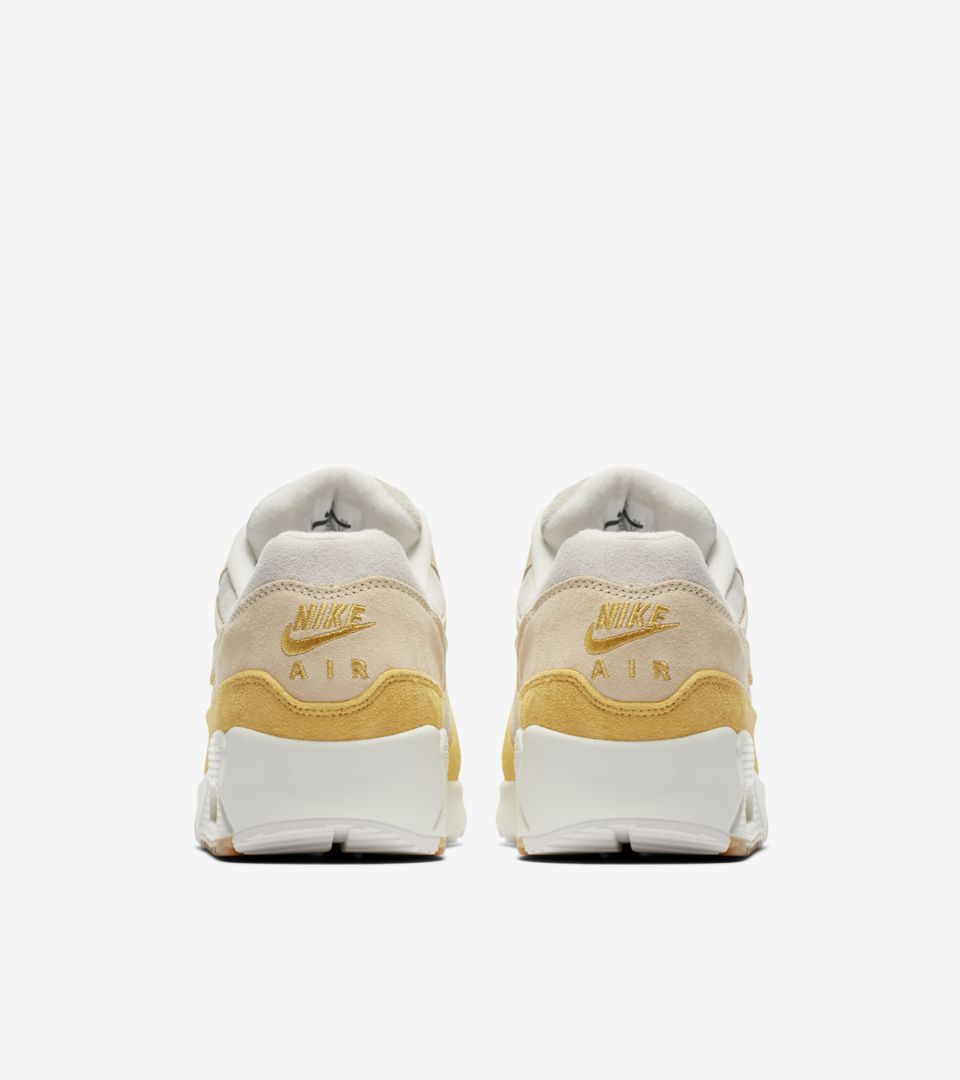 Women's Air Max 90/1 'Guava Ice & Summit White' Release Date Women's Air Max 90/1 'Guava Ice & Summit White' Release Date