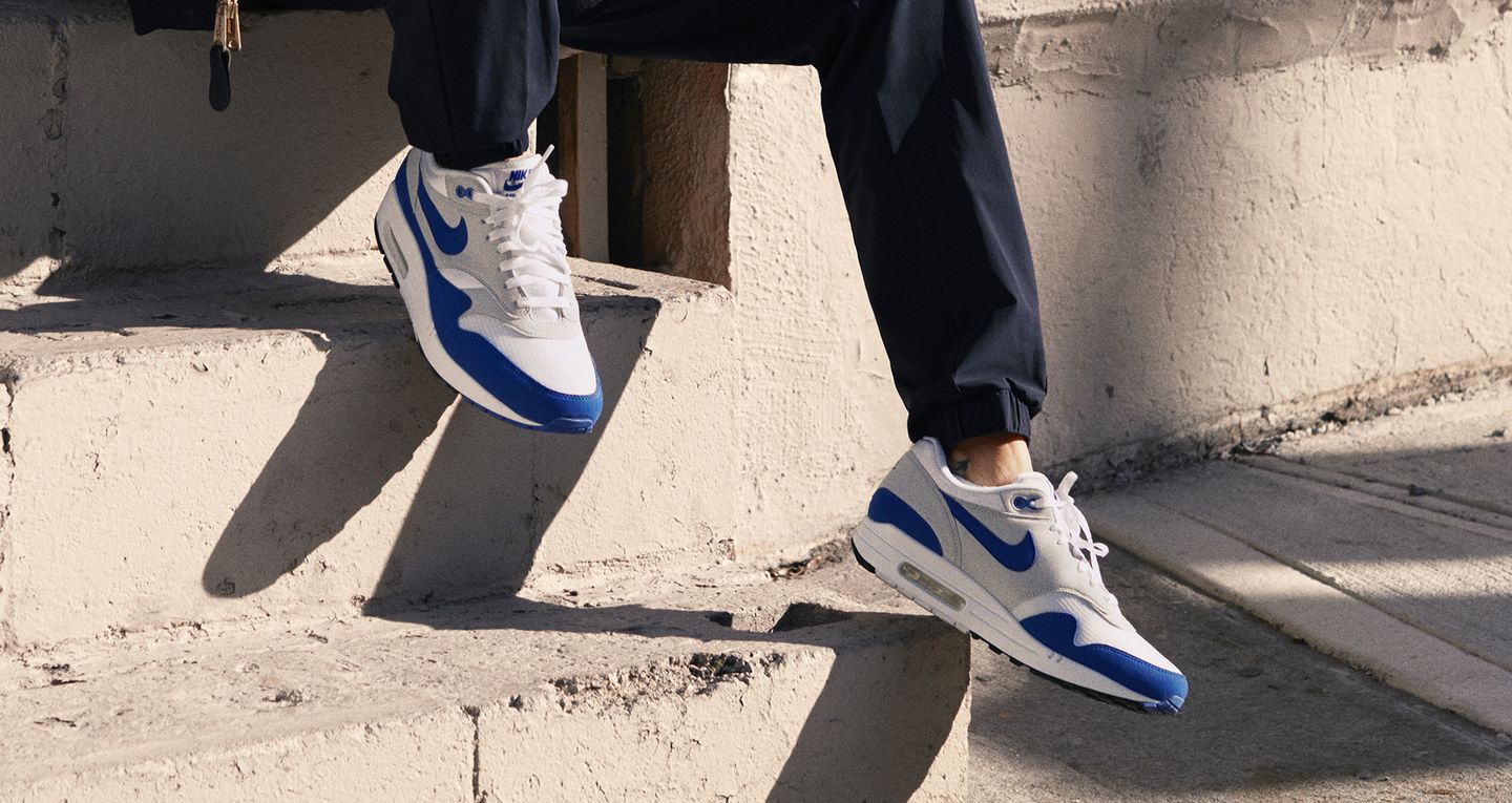 nike air max 1 blue white