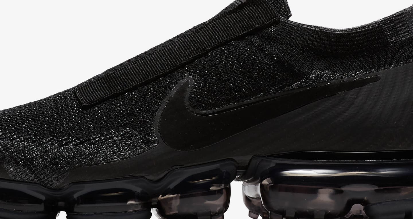 nike vapormax triple black laceless