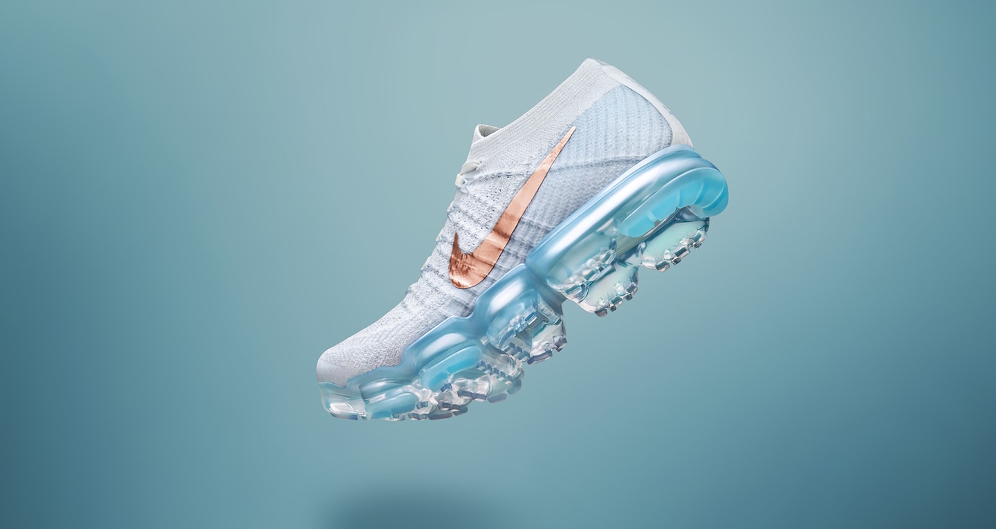 vapormax white and blue