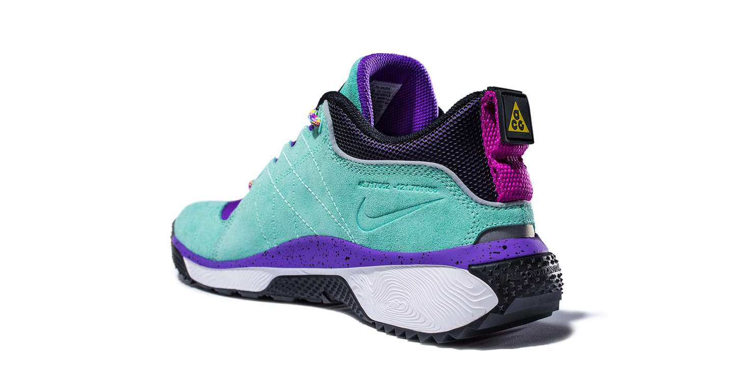 dog mountain nike