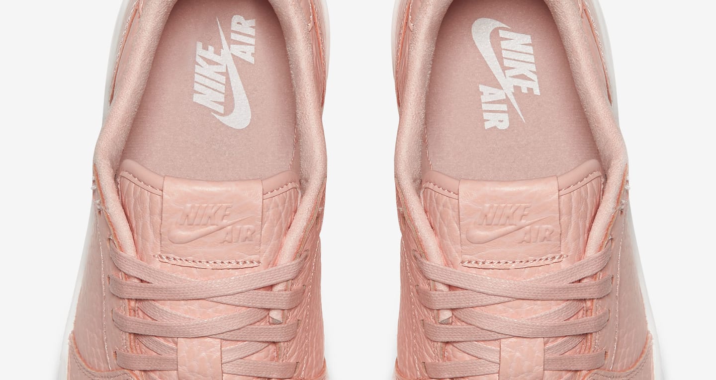 arctic orange nike