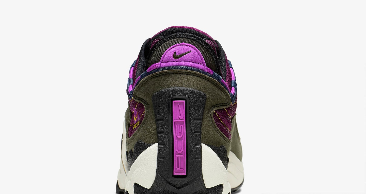 nike air skarn vivid purple