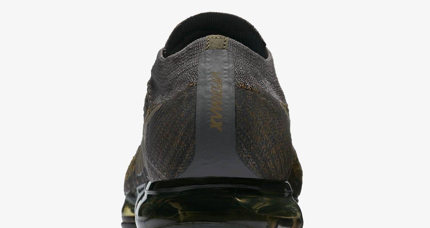 vapormax color oro
