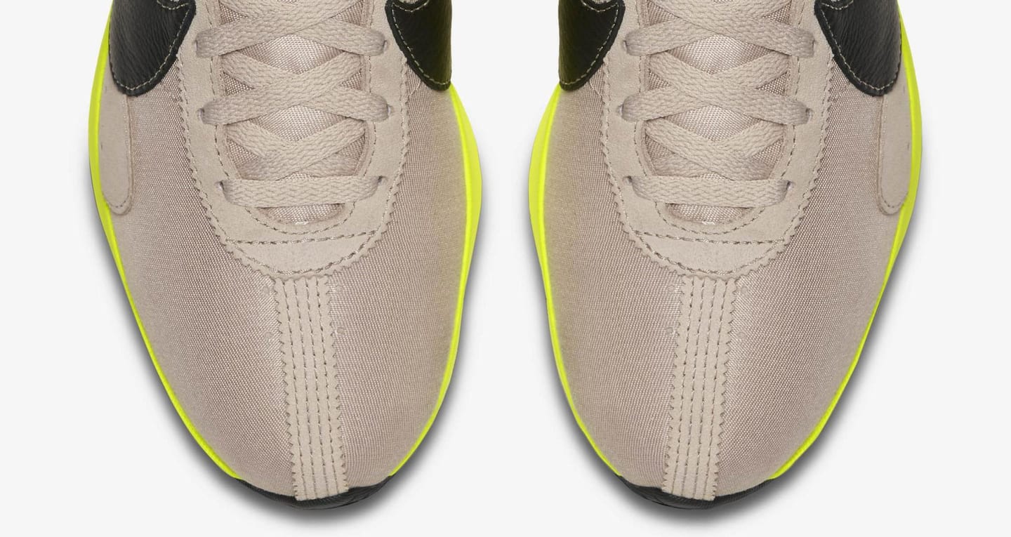 nike moon racer volt