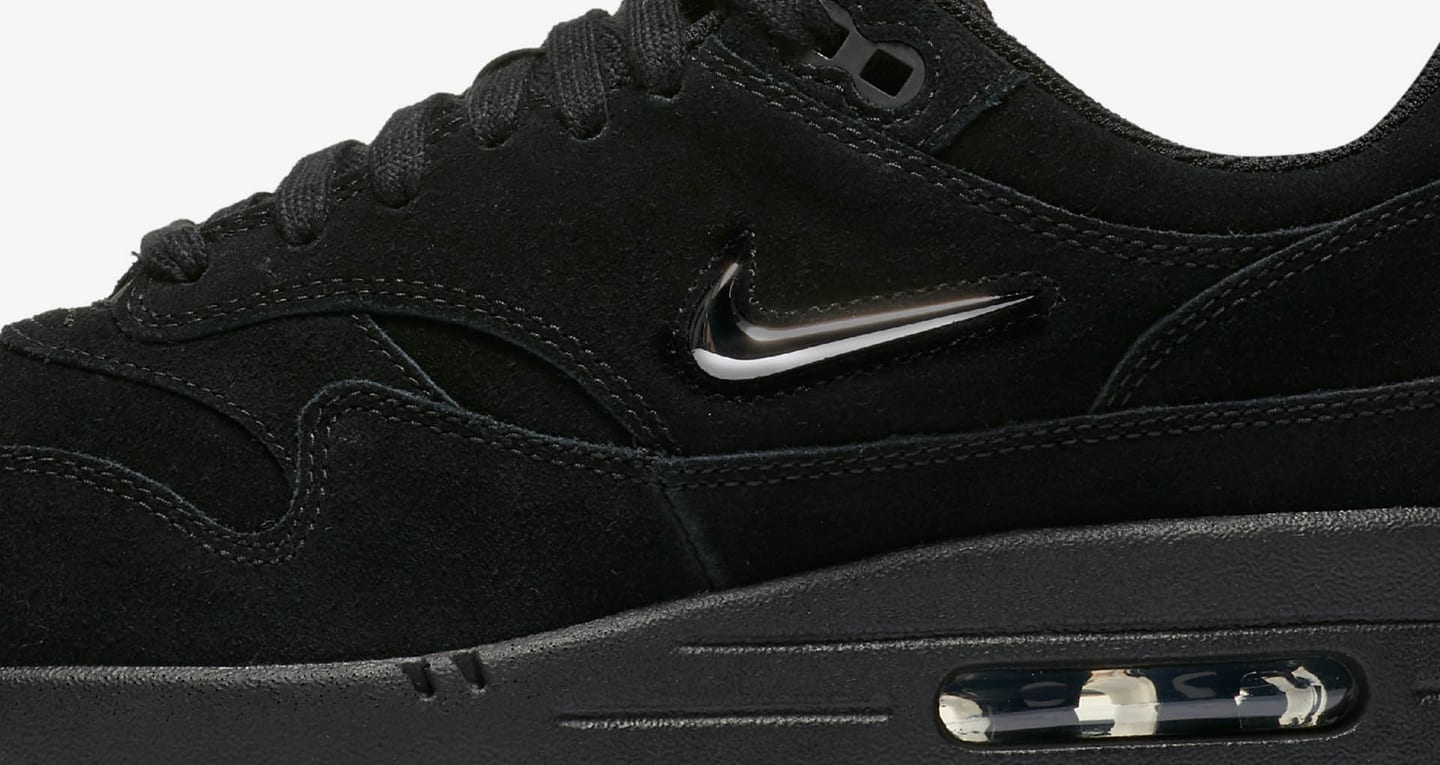 nike silver total black