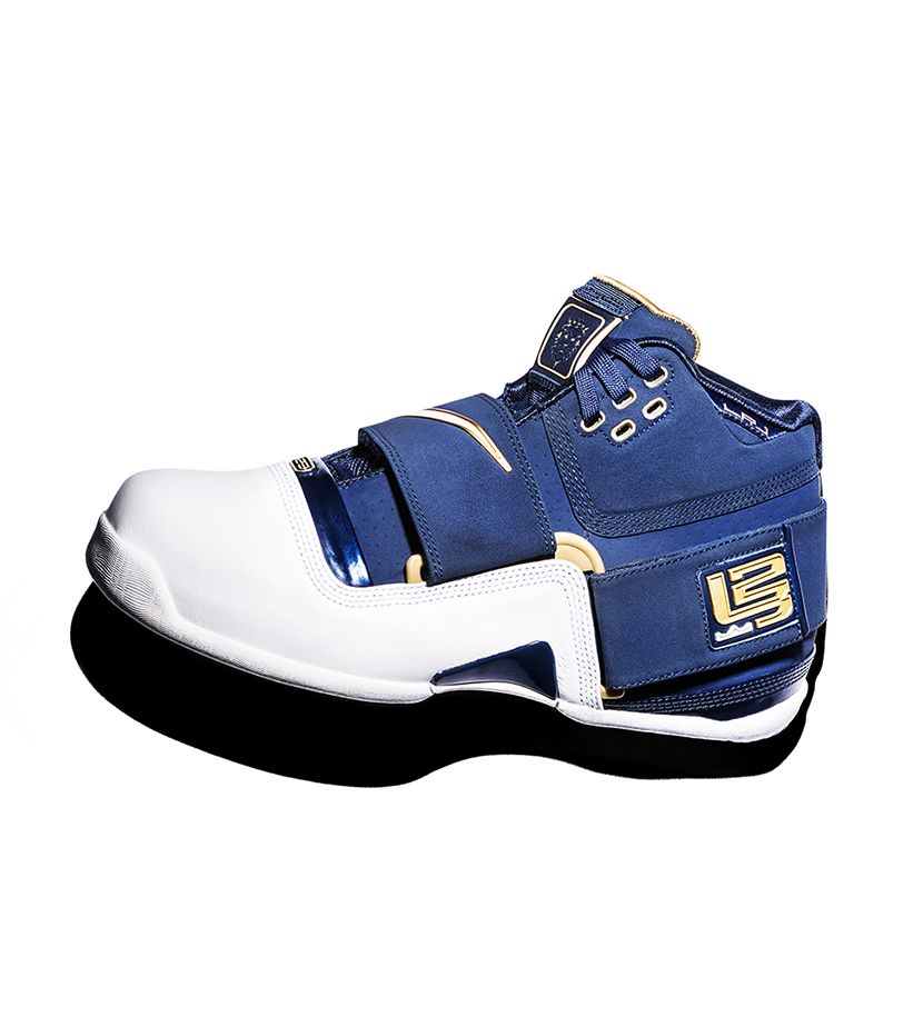 Inside The Vault: LeBron Soldier 1. Nike SNKRS 