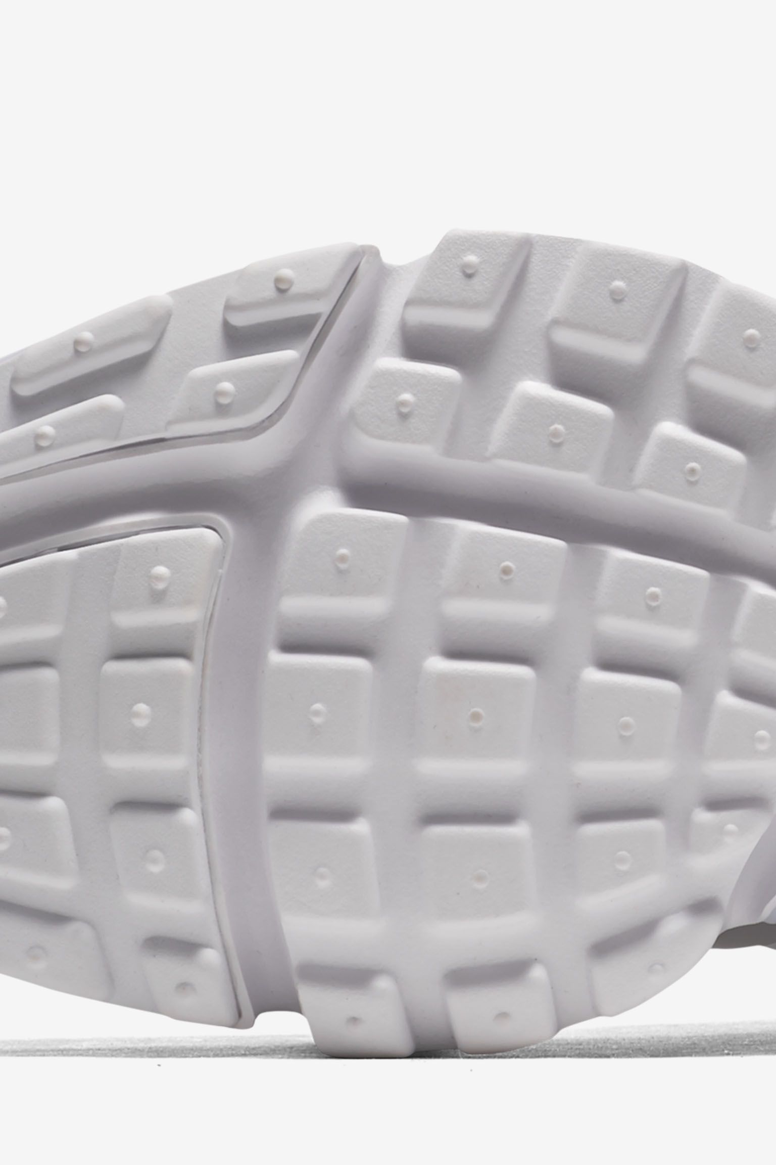 air presto flyknit ultra triple white