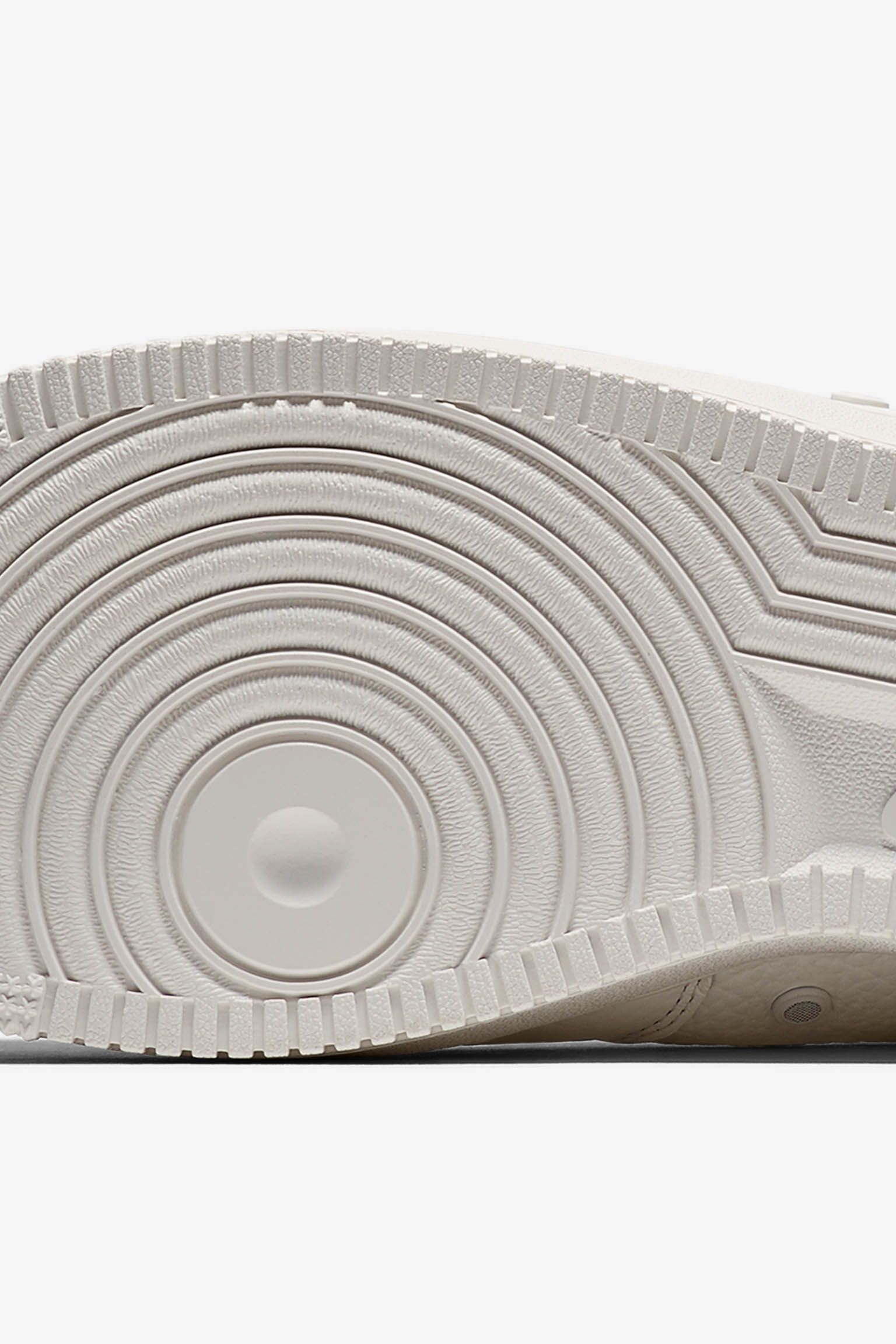 Nike SF AF-1 Mid 'Triple Ivory' Nike SF AF-1 Mid 'Triple Ivory'