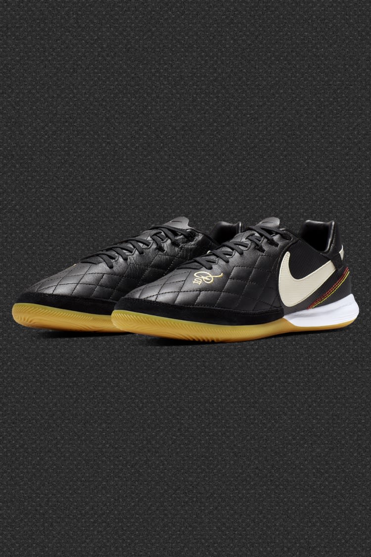 20190315 EMEA FTBL BOOTROOM 10R 20190315 EMEA FTBL BOOTROOM 10R
