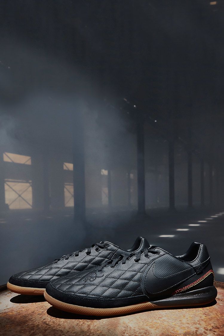 ナイキ ティエンポX 10R Paris ナイキ ティエンポX 10R Paris