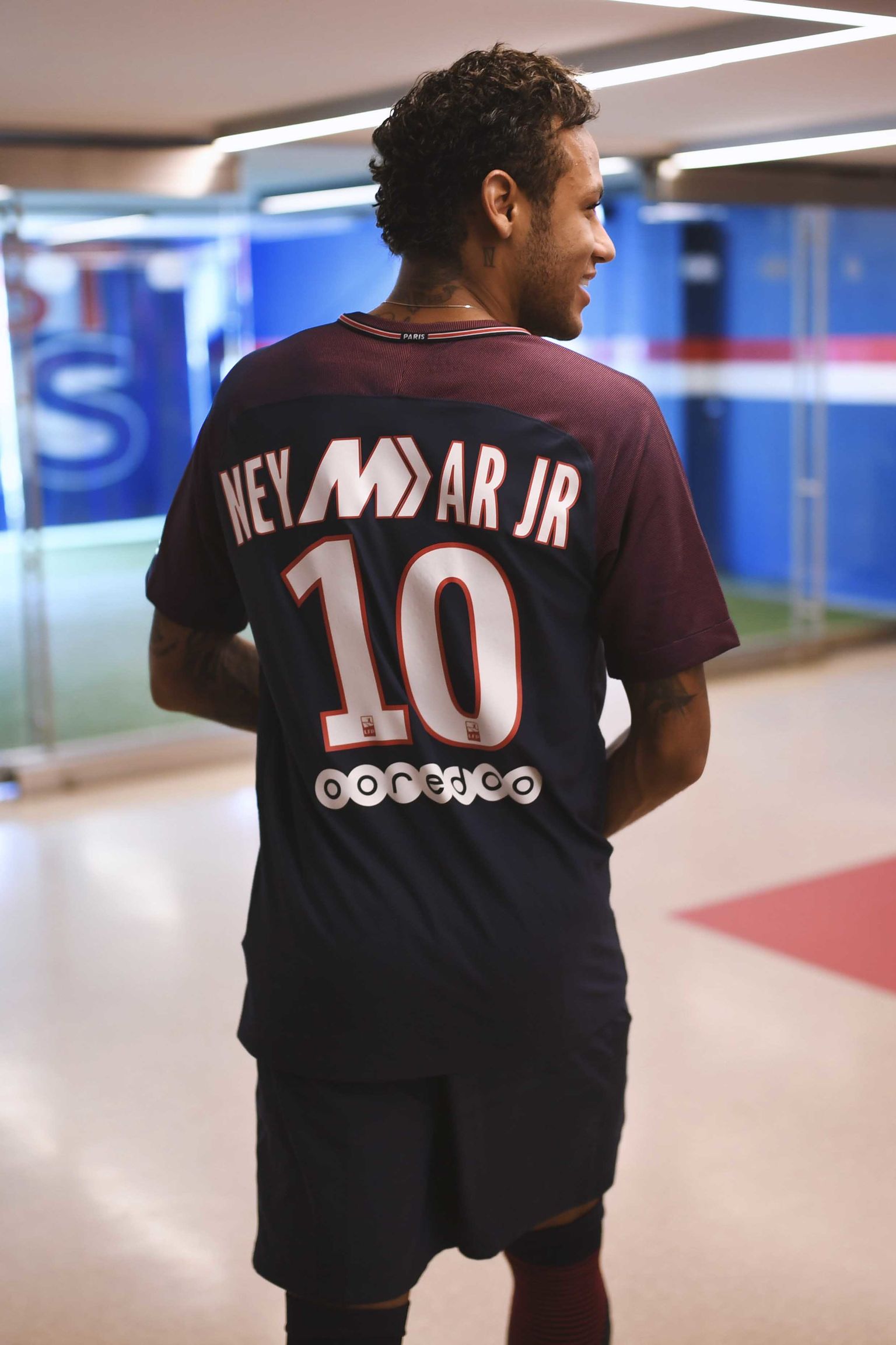 2017-2018 Paris-Saint-Germian Limited Edition Stadium Home Kit 2017-2018 Paris-Saint-Germian Limited Edition Stadium Home Kit