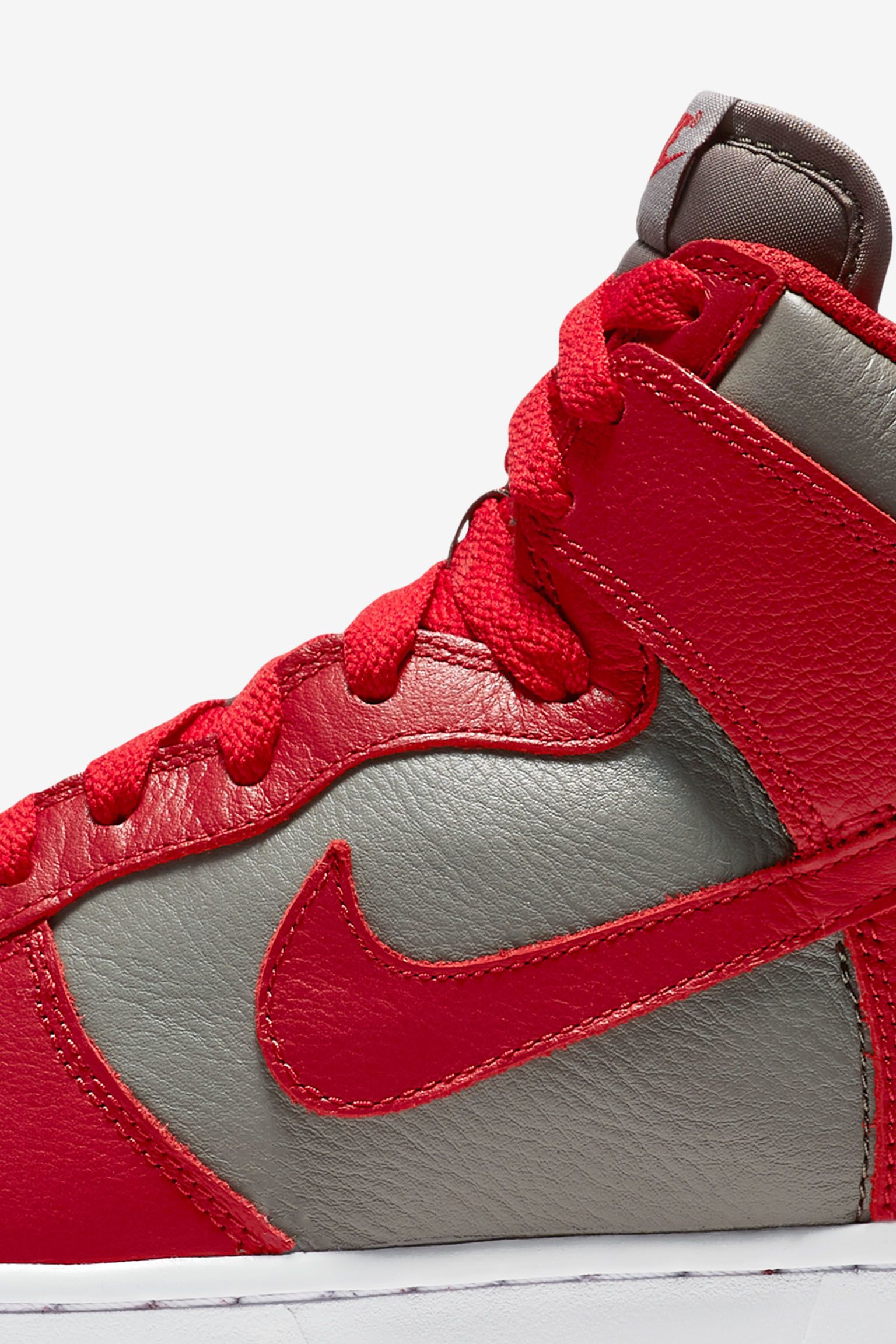 Nike College Colors Program: Nike Dunk 'UNLV' Nike College Colors Program: Nike Dunk 'UNLV'