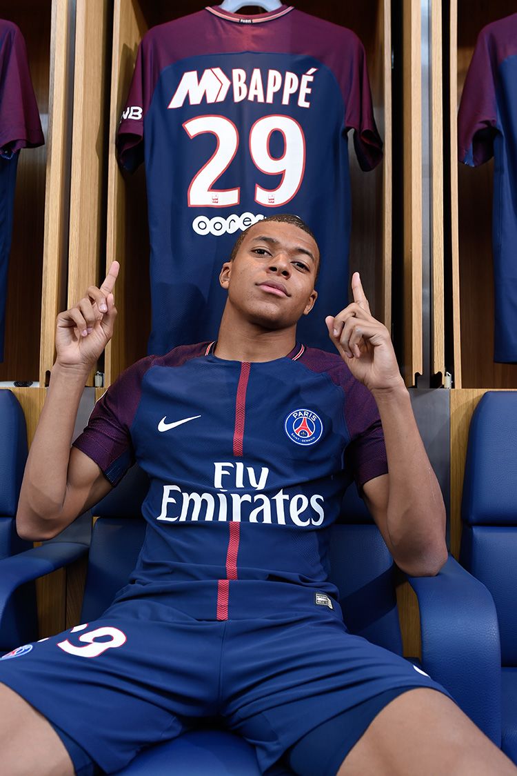 Kit local de edición limitada del Paris Saint-Germain para la temporada 2017/2018 Kit local de edición limitada del Paris Saint-Germain para la temporada 2017/2018