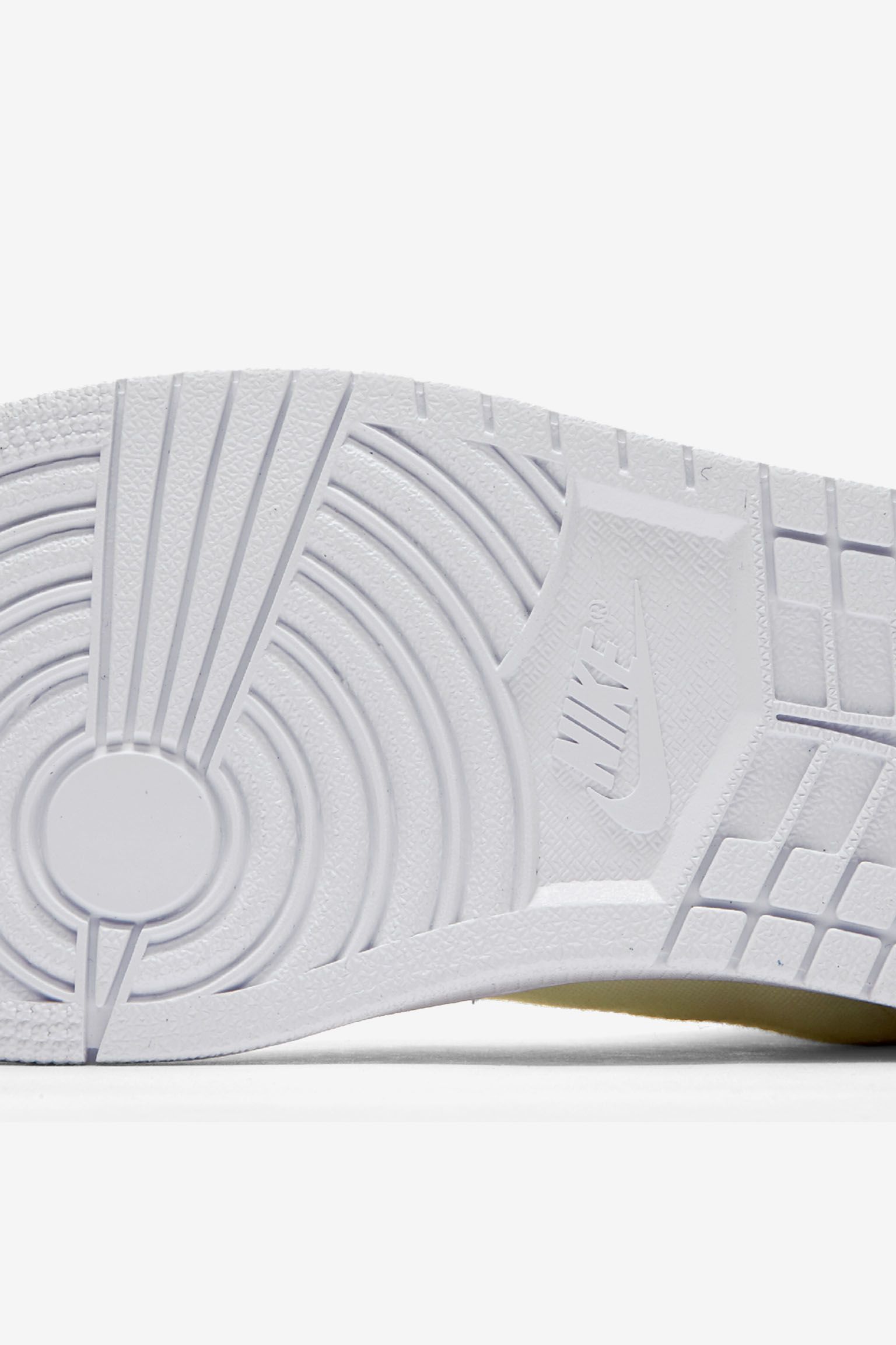 Air Jordan 1 Retro 'Deconstructed Ivory' Release Date Air Jordan 1 Retro 'Deconstructed Ivory' Release Date
