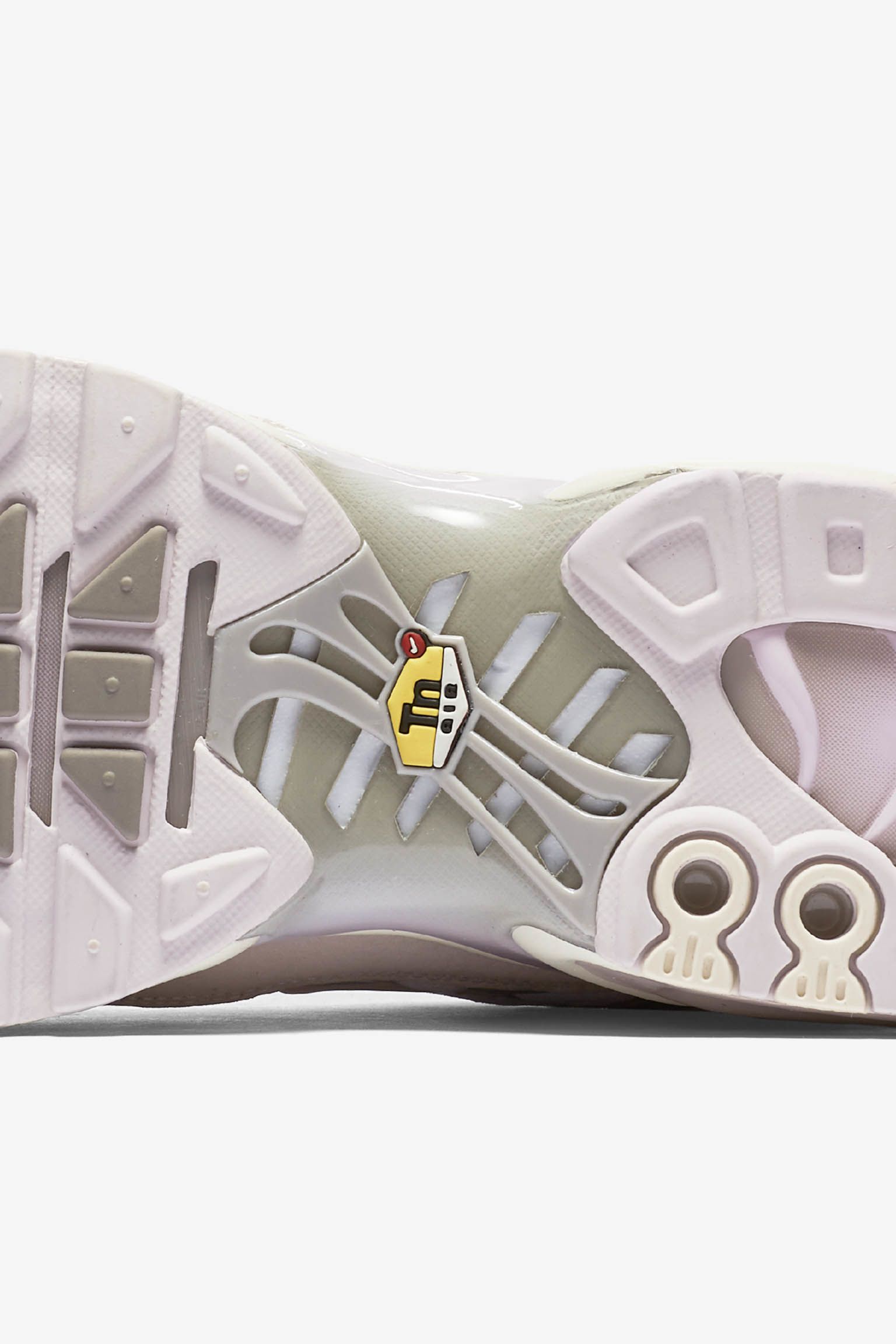 Nike Air Max Plus 'Pearl Pink' Nike Air Max Plus 'Pearl Pink'