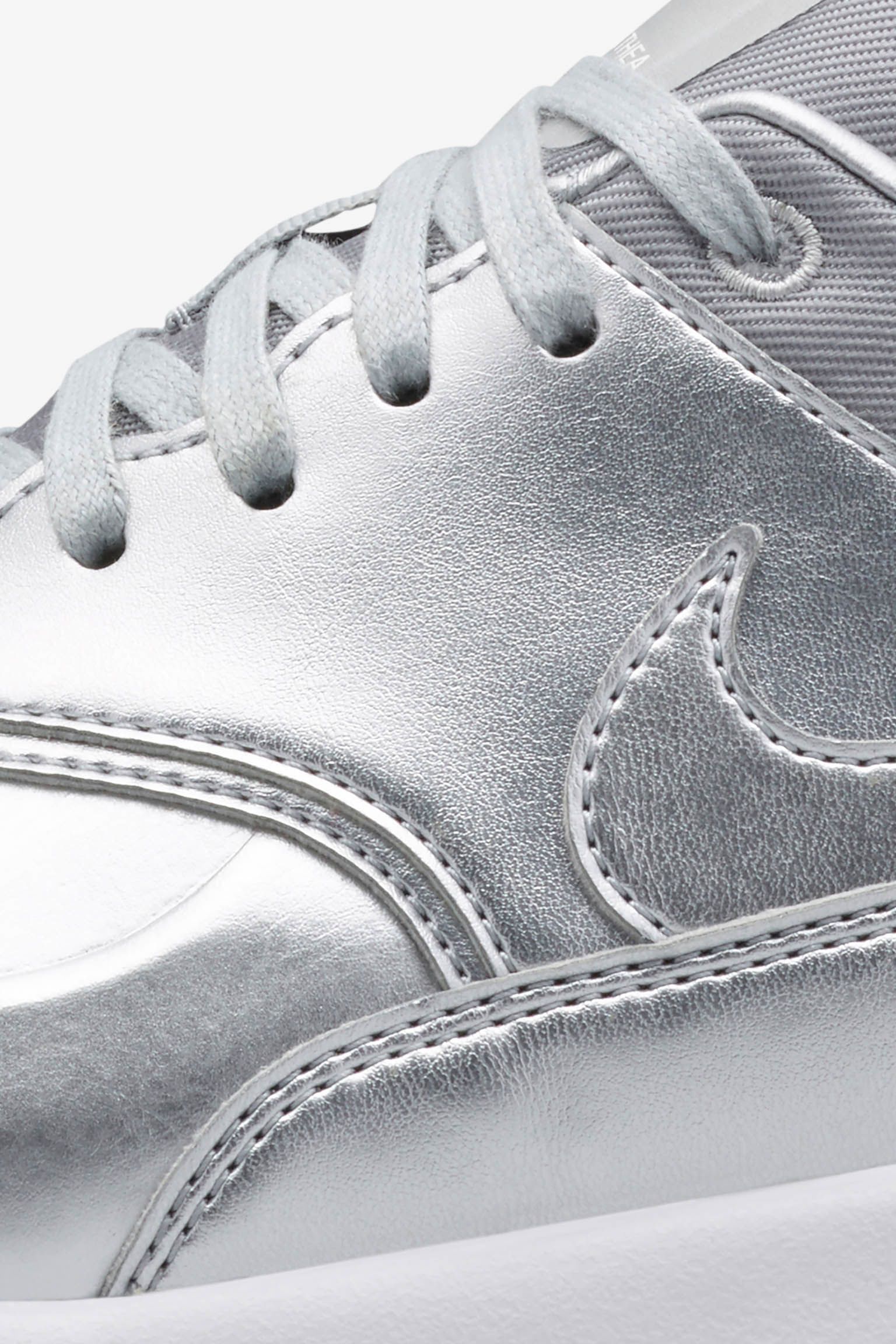 Women's Nike Air Max Thea 'Metallic Silver' Women's Nike Air Max Thea 'Metallic Silver'