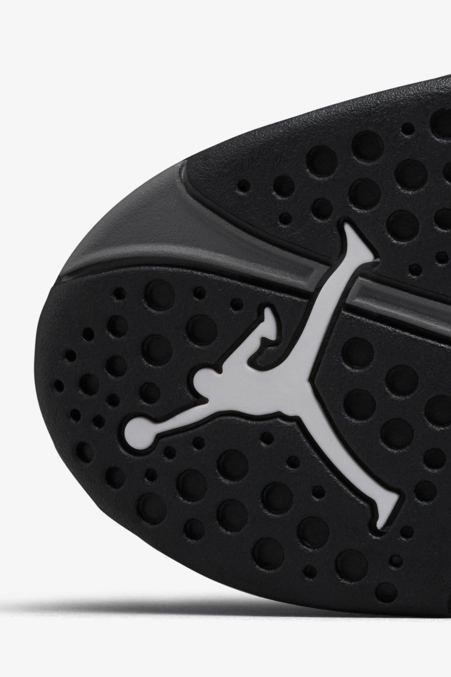 Air Jordan 8 Retro 'Chrome' Release Date Air Jordan 8 Retro 'Chrome' Release Date