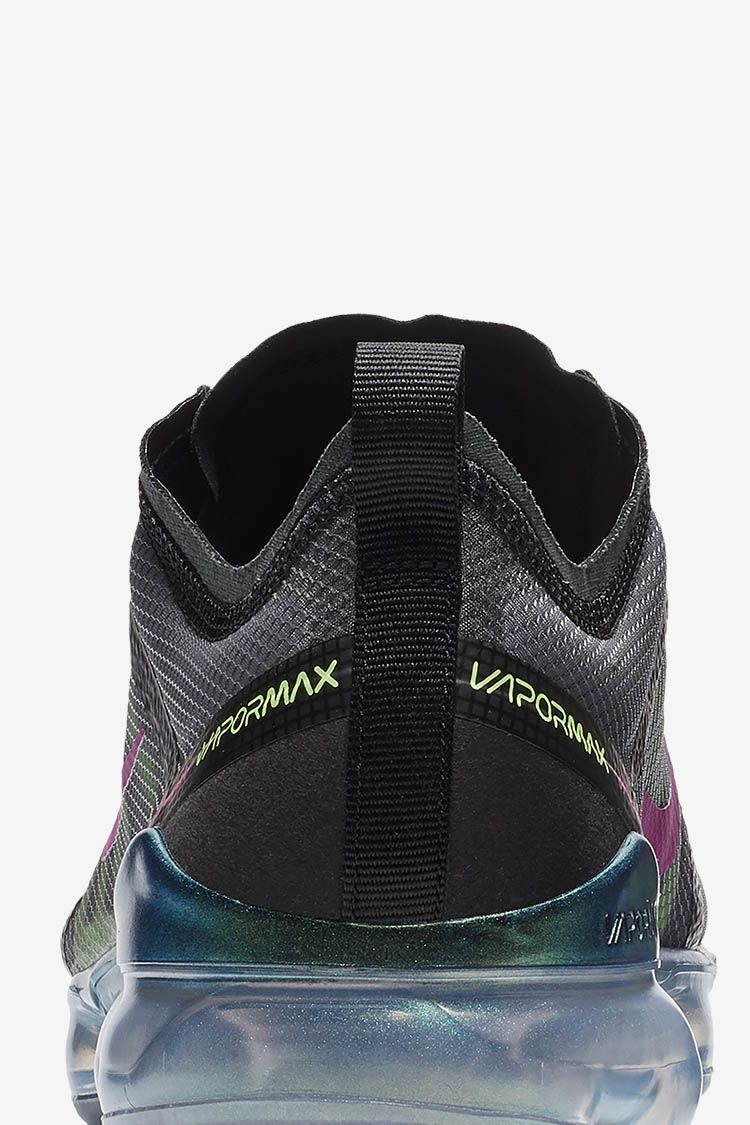 Nike Air Vapormax 2019 'Black & Active Fuschia' Release Date Nike Air Vapormax 2019 'Black & Active Fuschia' Release Date