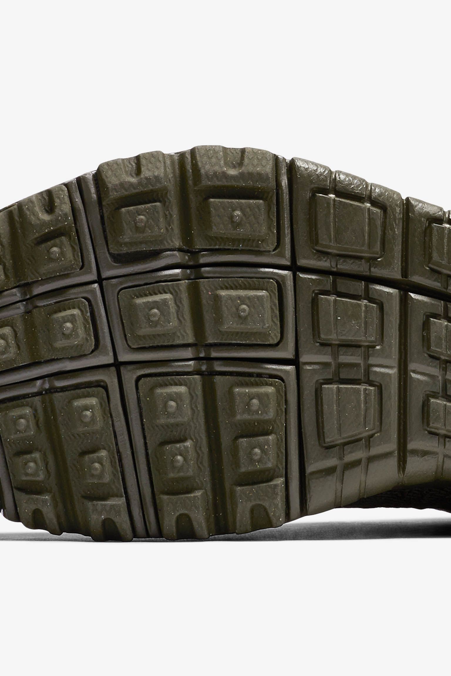nike lupinek flyknit boots