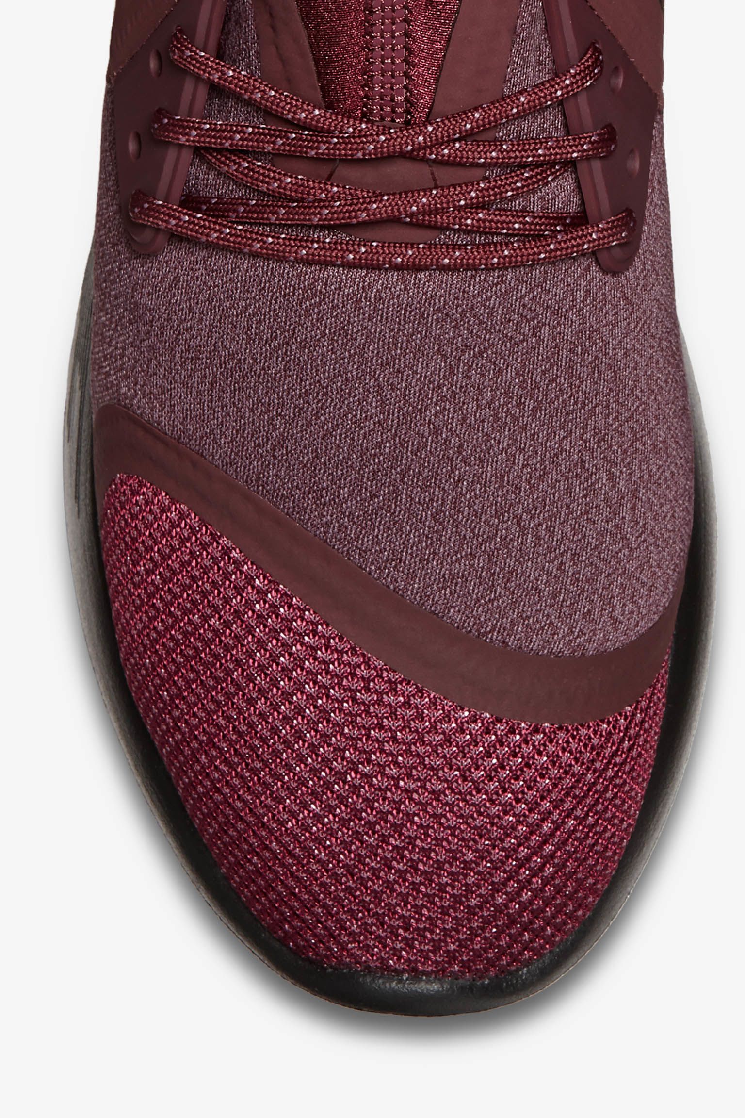 Women's Nike LunarCharge Essential 'Night Maroon' Women's Nike LunarCharge Essential 'Night Maroon'