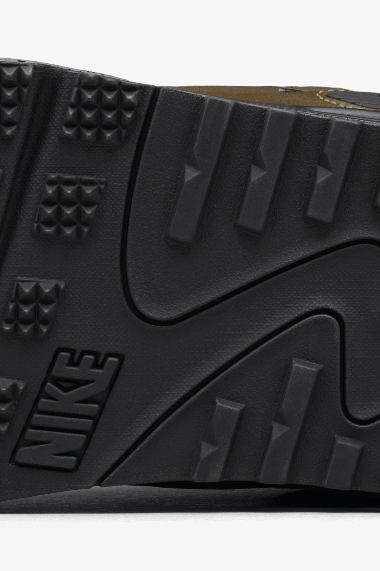 Nike Air Max 90 Sneakerboot 'Dark Green & Bright Crimson' Nike Air Max 90 Sneakerboot 'Dark Green & Bright Crimson'