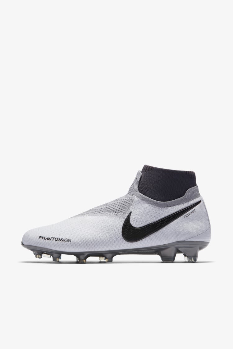 Phantom Control. Featuring Philippe Coutinho Phantom Control. Featuring Philippe Coutinho