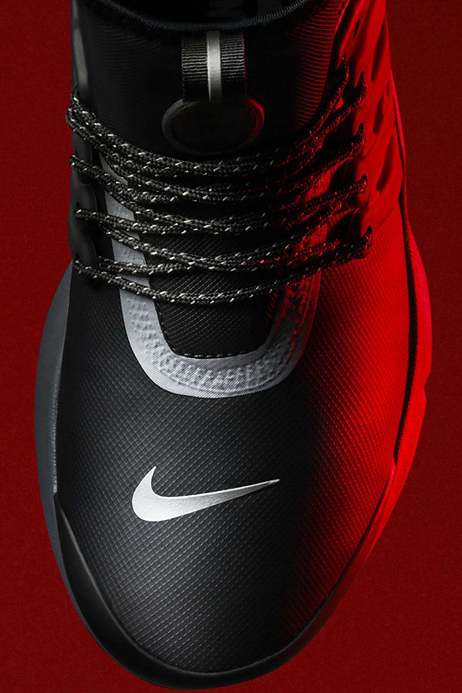Nike Air Presto Mid Utility Sneakerboot 'Black & Reflect Silver' voor dames. Releasedatum Nike Air Presto Mid Utility Sneakerboot 'Black & Reflect Silver' voor dames. Releasedatum