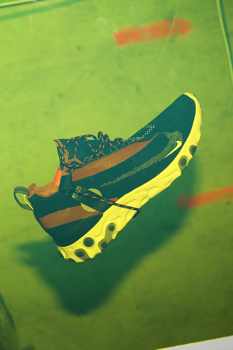 nike react orange blue