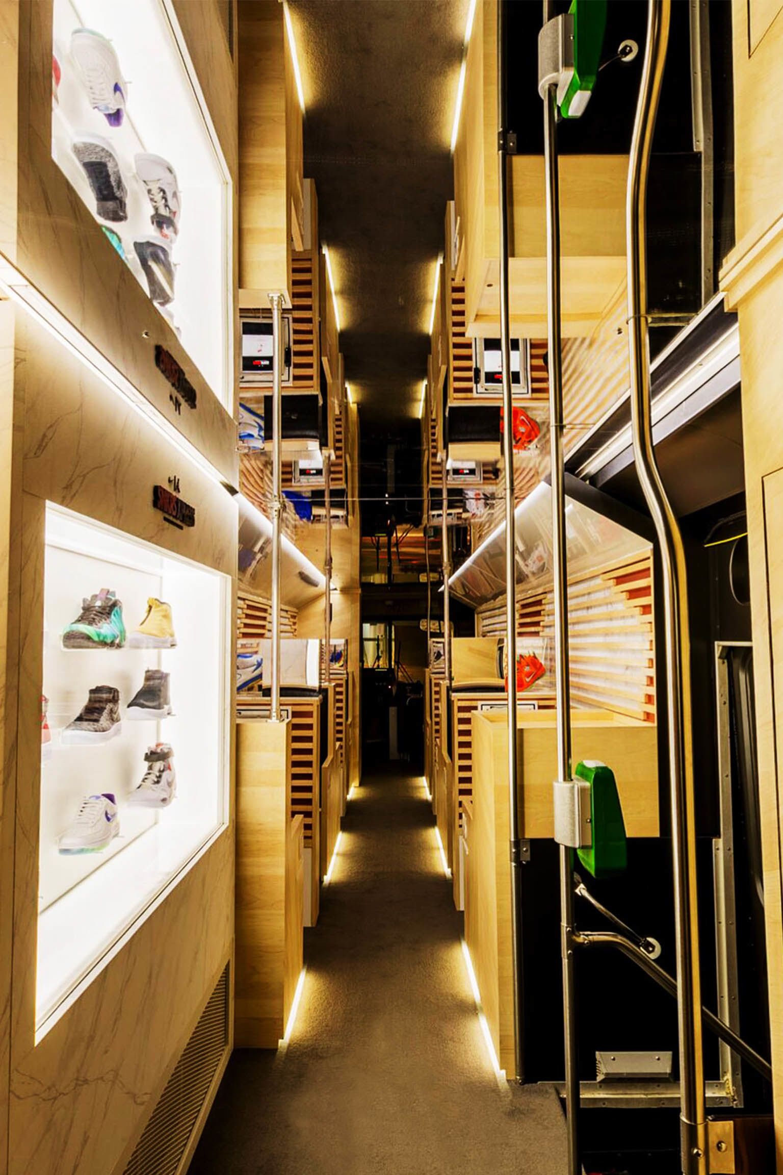 Nike SNKRS XPRESS: Toronto Nike SNKRS XPRESS: Toronto
