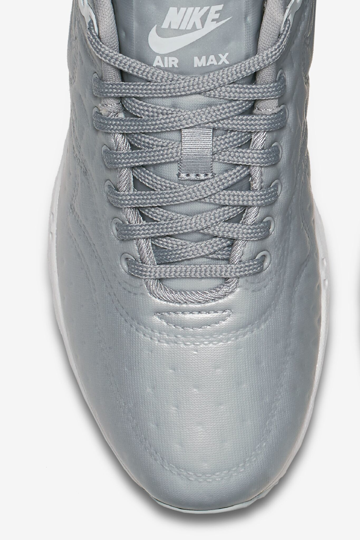 black and silver nike womens shoes