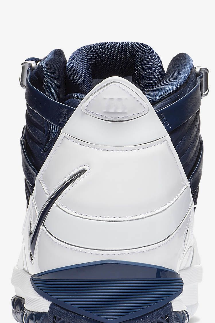 Zoom Lebron 3 'White & Midnight Navy & Metallic Silver' Release Date Zoom Lebron 3 'White & Midnight Navy & Metallic Silver' Release Date