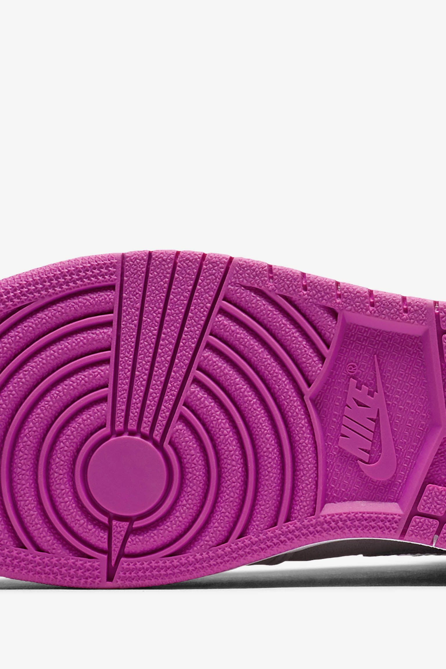 Girls' Air Jordan 1 Retro High 'Wolf Grey & Fuchsia Flash' Release Date Girls' Air Jordan 1 Retro High 'Wolf Grey & Fuchsia Flash' Release Date