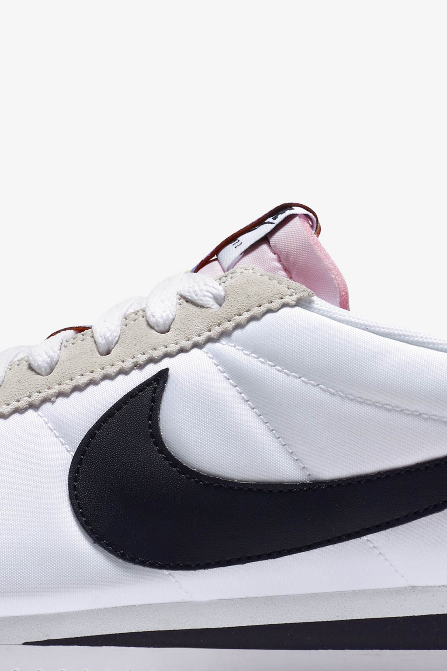 perbedaan nike cortez basic dan classic