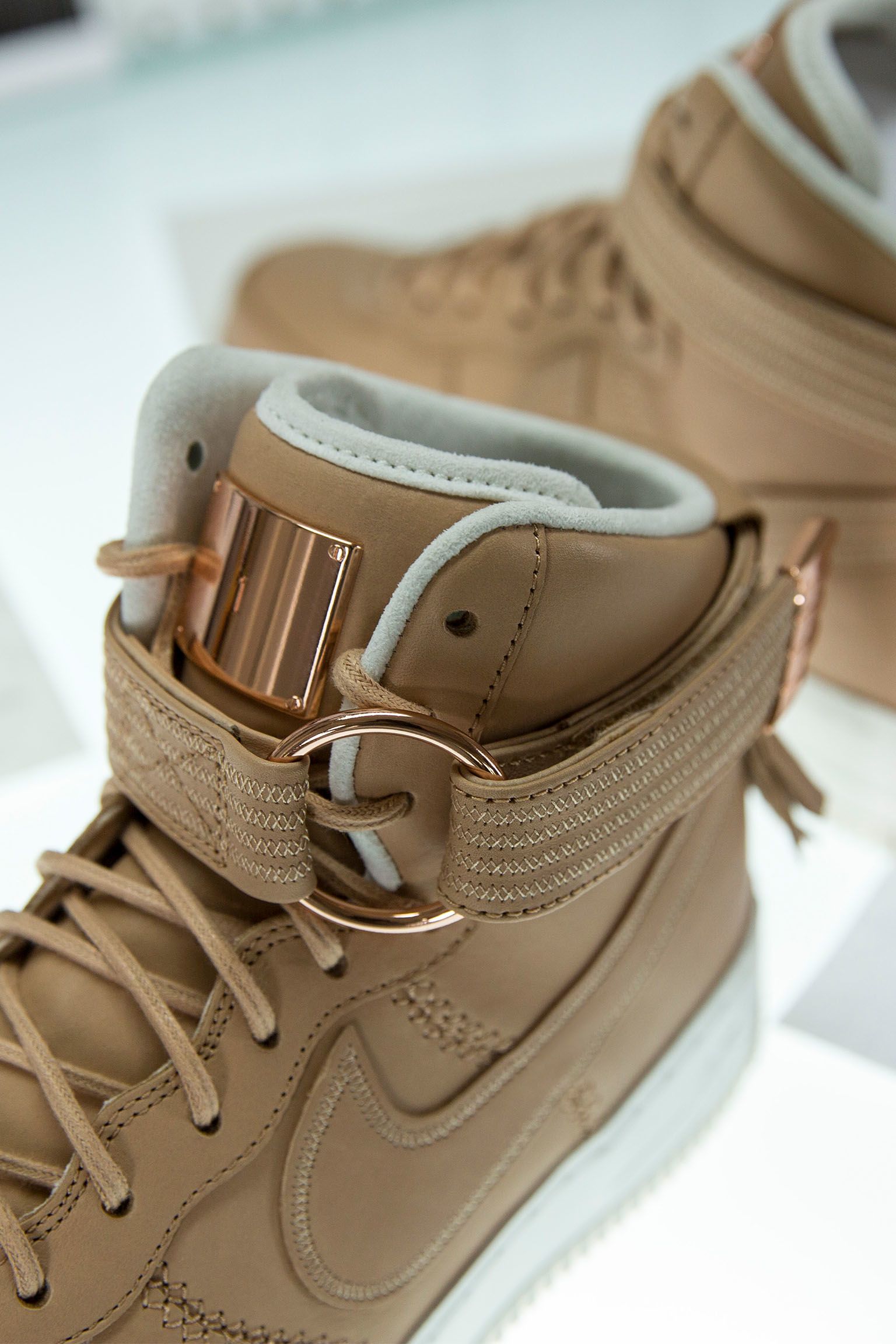 Mehr zum Design: Nike Air Force 1 High Sport Luxury Mehr zum Design: Nike Air Force 1 High Sport Luxury