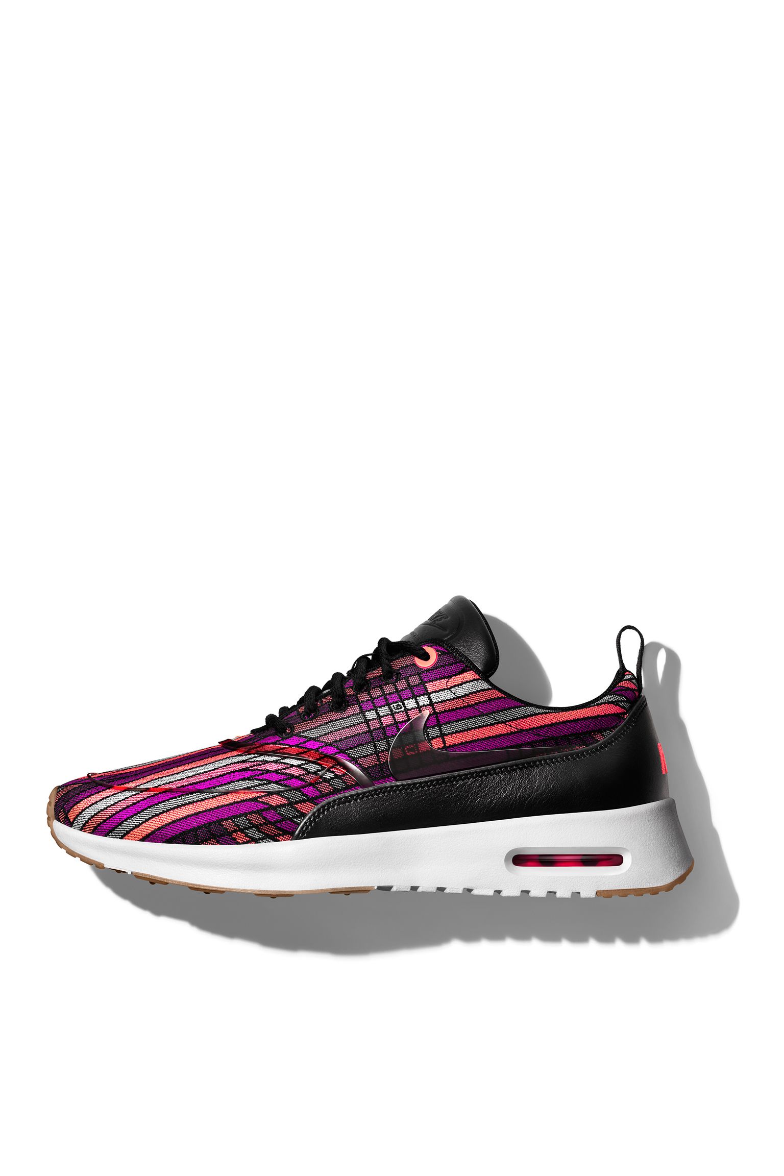 Nike Beautiful x Powerful Jacquard collectie Nike Beautiful x Powerful Jacquard collectie