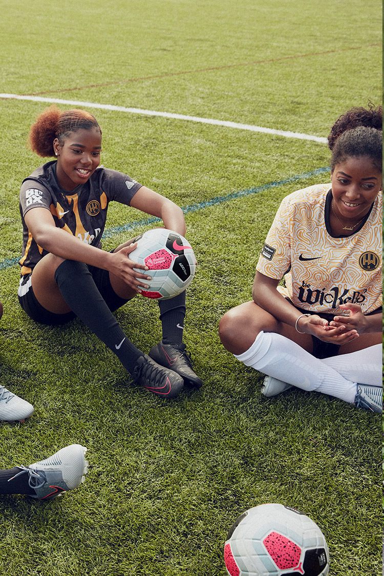 THE BALL MEANS MORE 2019/20 Premier League Merlin Ball THE BALL MEANS MORE 2019/20 Premier League Merlin Ball