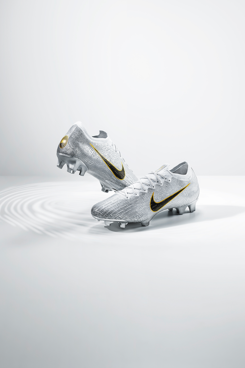 nike mercurial golden touch