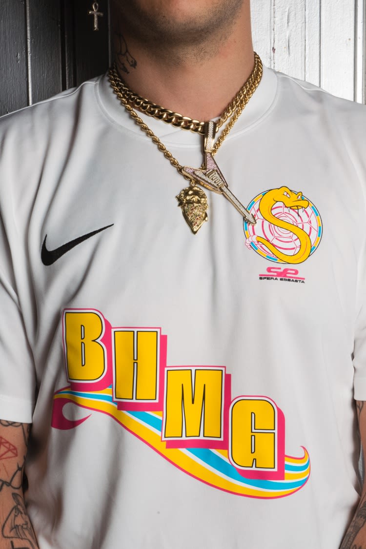 Equipación de colaboración de Sfera Ebbasta 2018 Equipación de colaboración de Sfera Ebbasta 2018