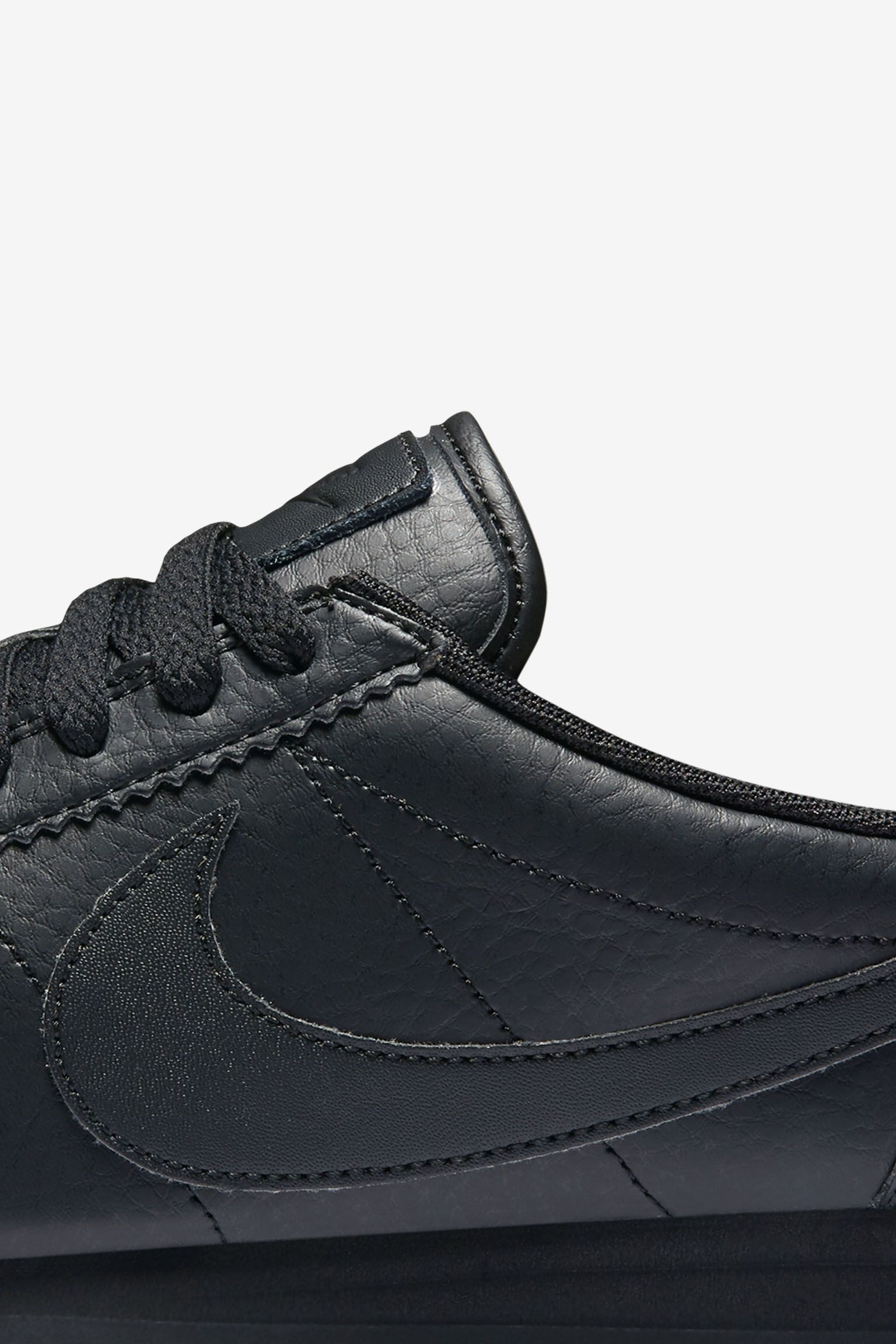 nike triple black leather