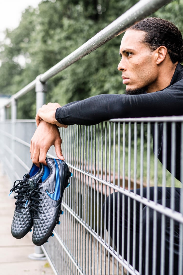 ON TO THE NEXT ONE - Virgil Van Dijk ft. Tiempo Legend 8 ON TO THE NEXT ONE - Virgil Van Dijk ft. Tiempo Legend 8