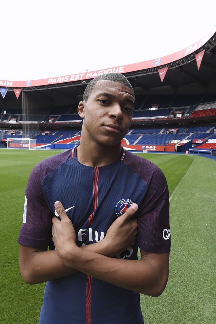 Kit local de edición limitada del Paris Saint-Germain para la temporada 2017/2018 Kit local de edición limitada del Paris Saint-Germain para la temporada 2017/2018