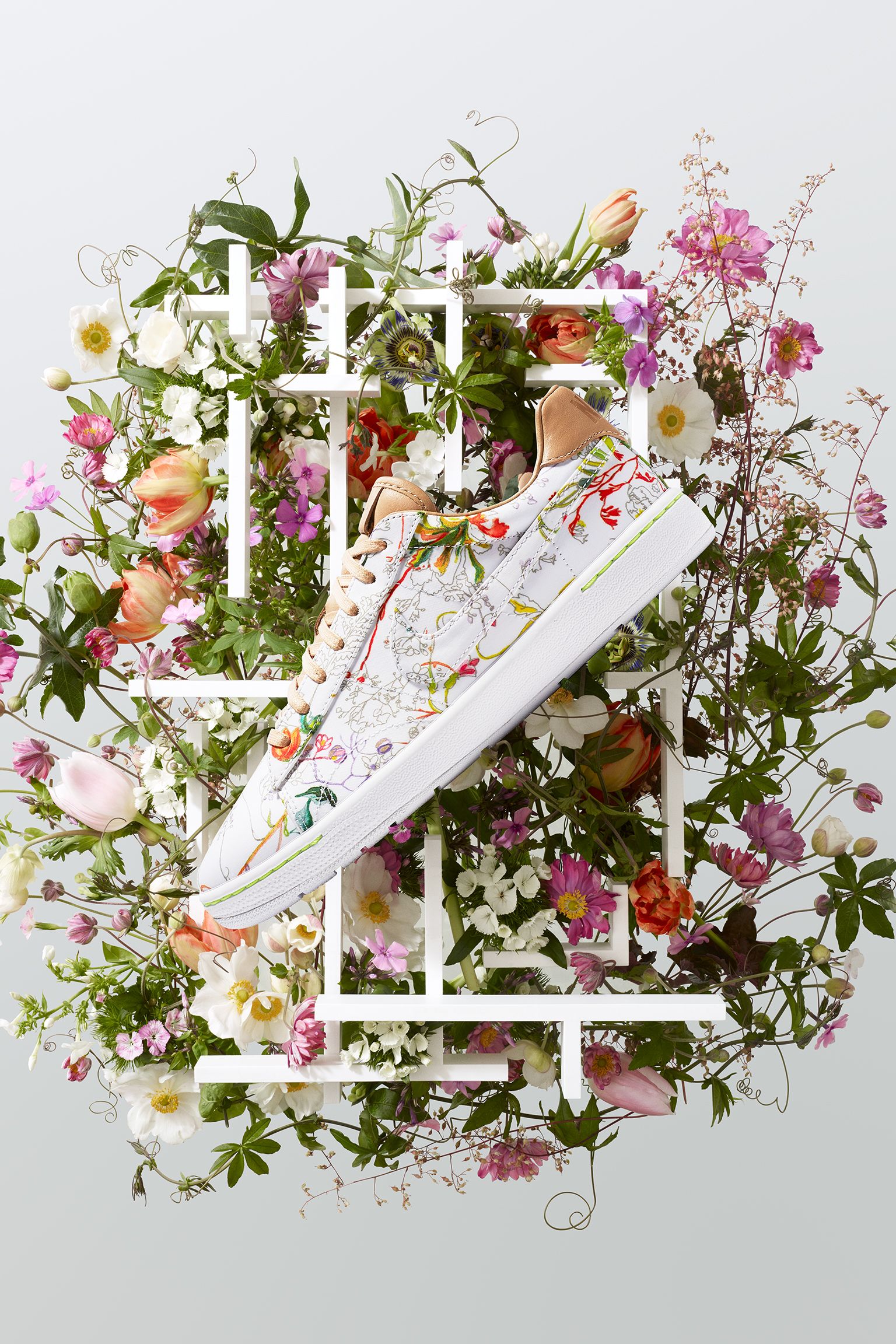 WMNS NIKECOURT TENNIS CLASSIC ULTRA WMNS NIKECOURT TENNIS CLASSIC ULTRA