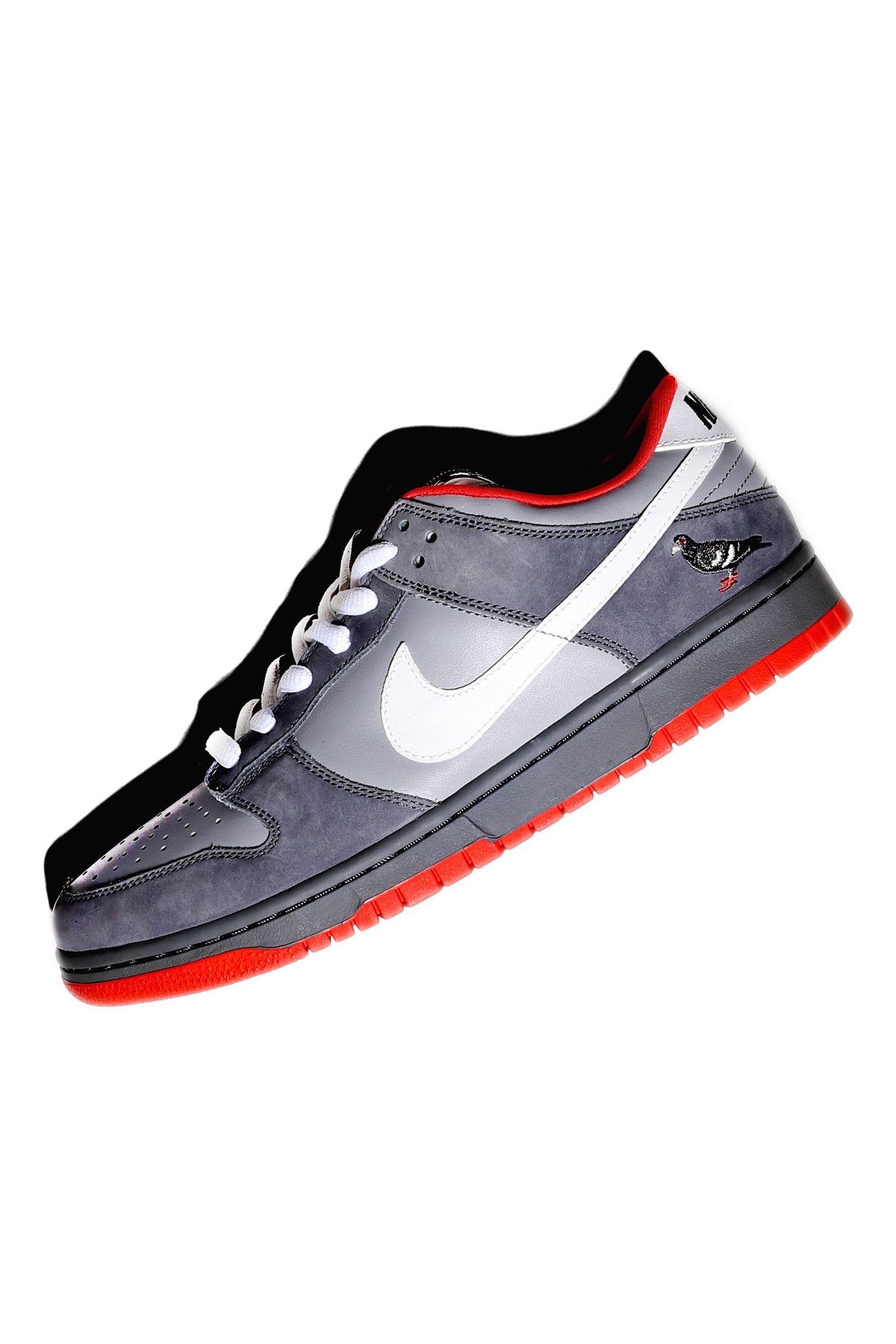 Στα άδυτα των sneakers: SB Pink Box Στα άδυτα των sneakers: SB Pink Box