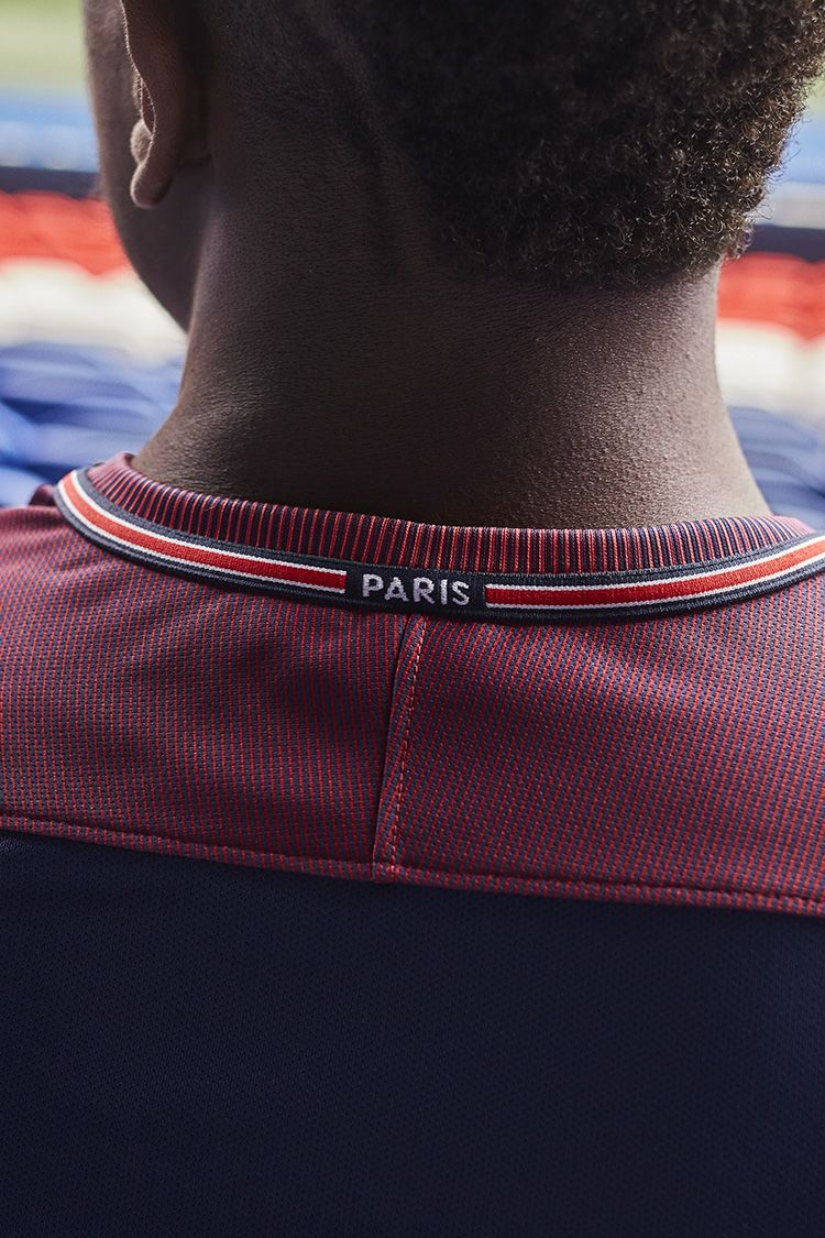 Paris Saint-Germain 2017/18 Home Kit Paris Saint-Germain 2017/18 Home Kit