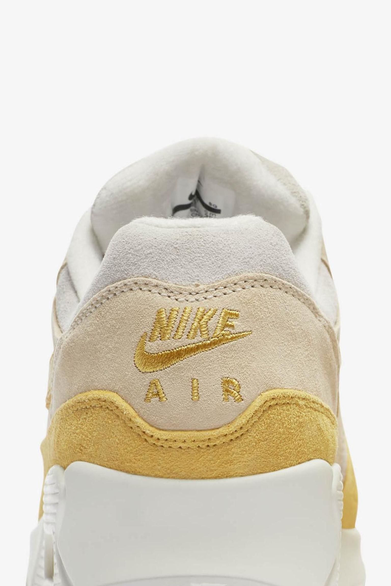 Women's Air Max 90/1 'Guava Ice & Summit White' Release Date Women's Air Max 90/1 'Guava Ice & Summit White' Release Date