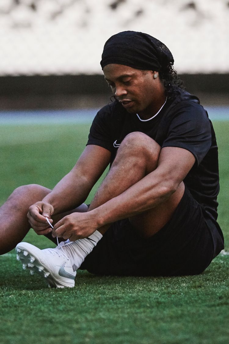 Ronaldinho ft. Tiempo Legend 8 LEGEND APPROVED Ronaldinho ft. Tiempo Legend 8 LEGEND APPROVED