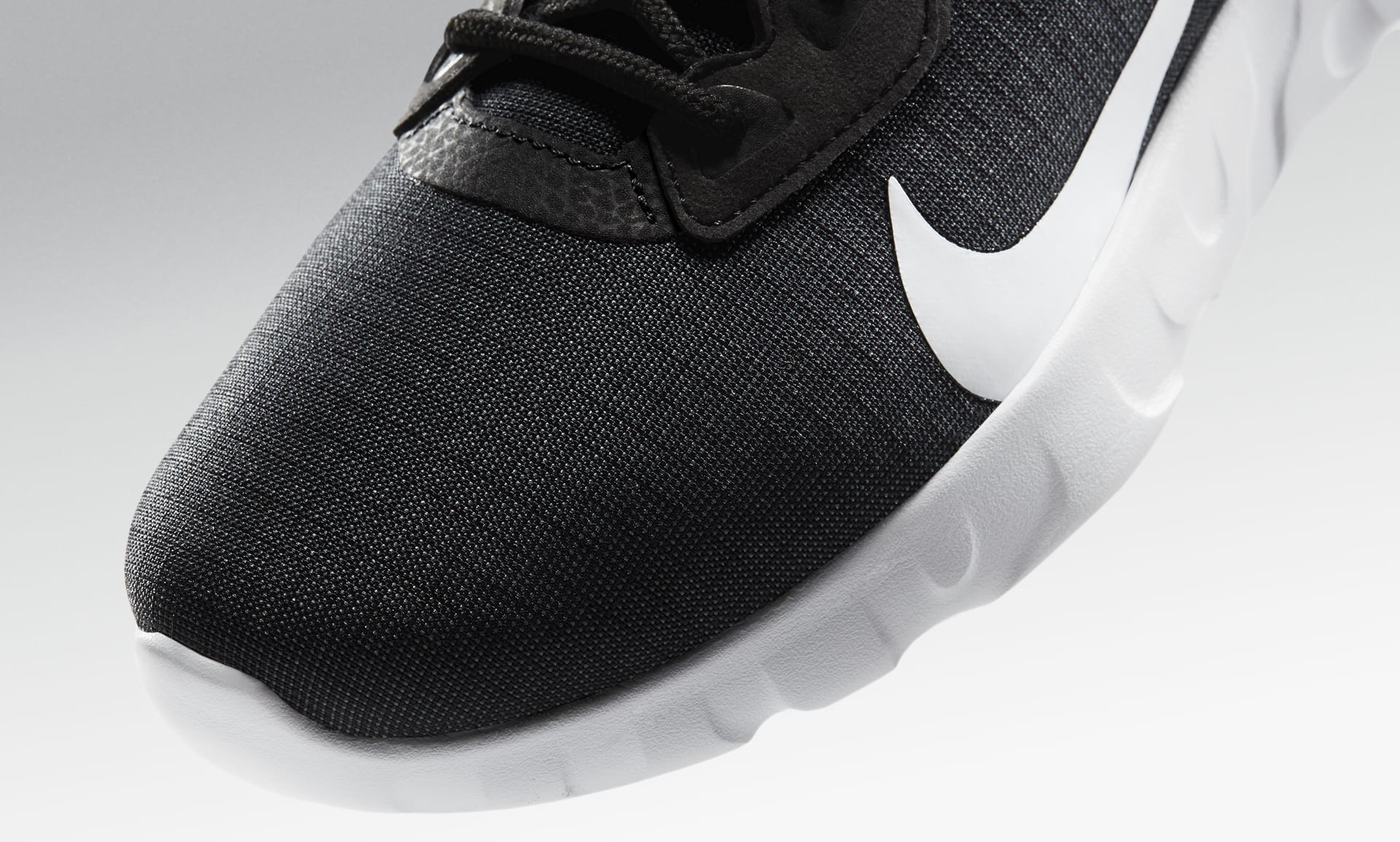 nike explore strada womens