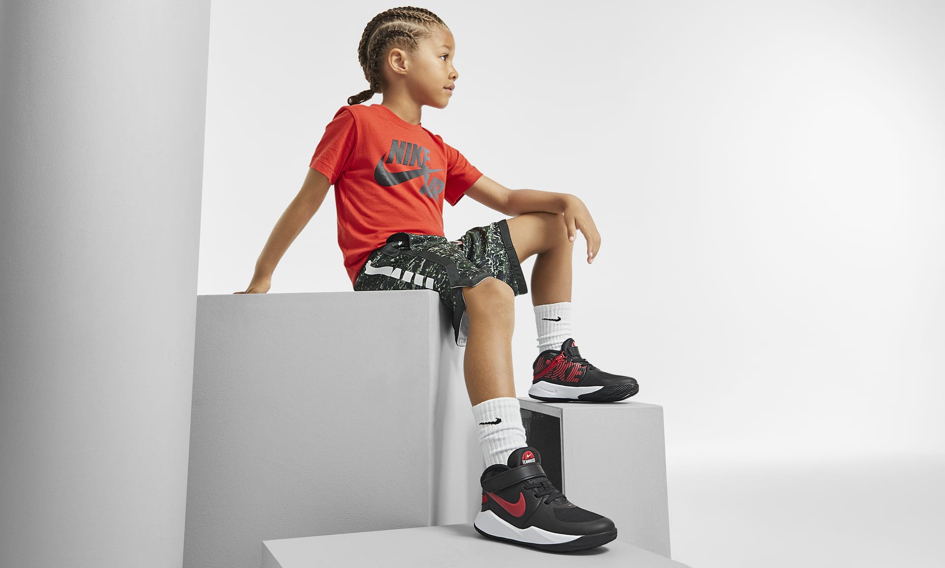 nike team hustle d 8 flyease