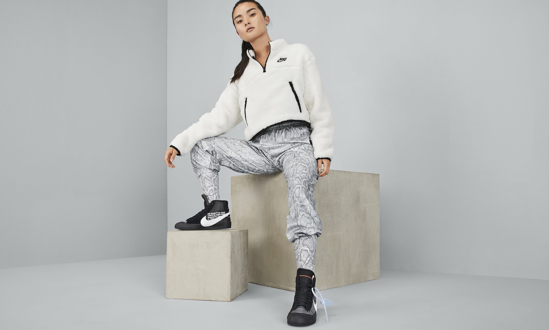 nike women's sherpa training top